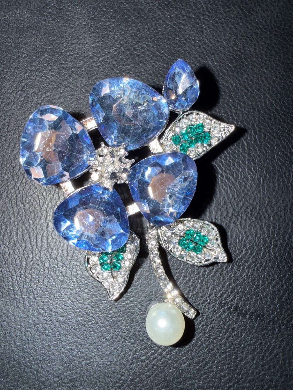 Elegant Blue Crystal Flower Brooch with Pearl Accent